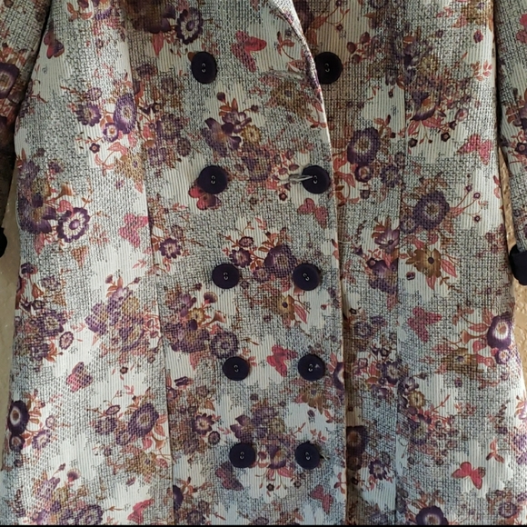 Miss 'De Floral Pea Coat. Trench Coat. Purple Floral. Size Medium. - Picture 4 of 12